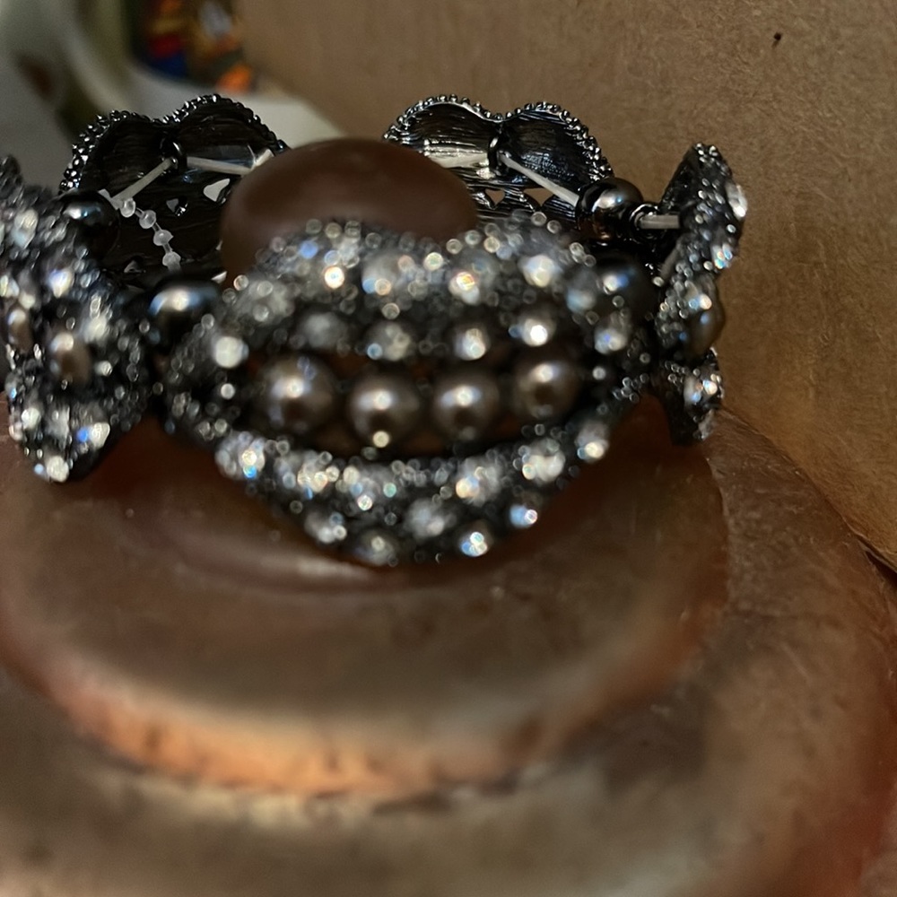 New Black Lips encrusted with rhinestones stretch Bracelet Goth